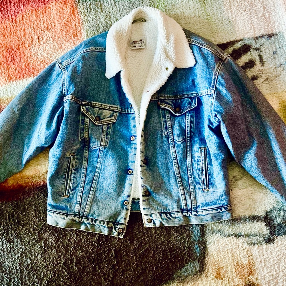 VINTAGE LEVI’S SHERPA TRUCKER JACKET
